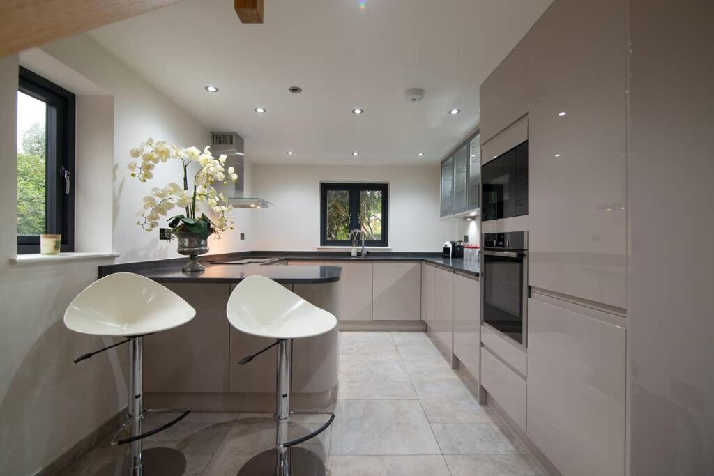 Luxury Coach House Next To Woodland In Knutsford Villa Eksteriør bilde