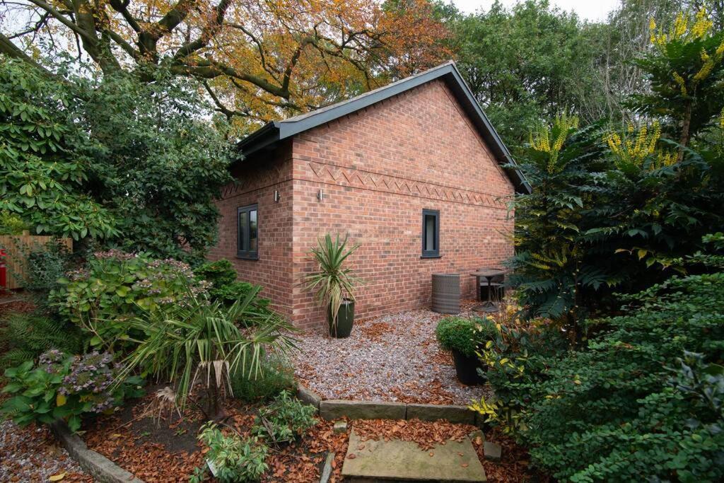 Luxury Coach House Next To Woodland In Knutsford Villa Eksteriør bilde