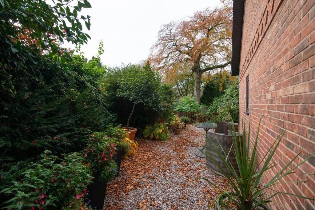 Luxury Coach House Next To Woodland In Knutsford Villa Eksteriør bilde