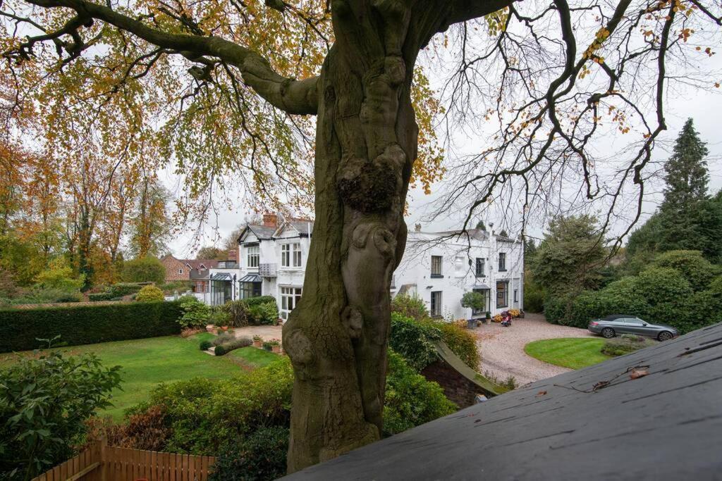 Luxury Coach House Next To Woodland In Knutsford Villa Eksteriør bilde